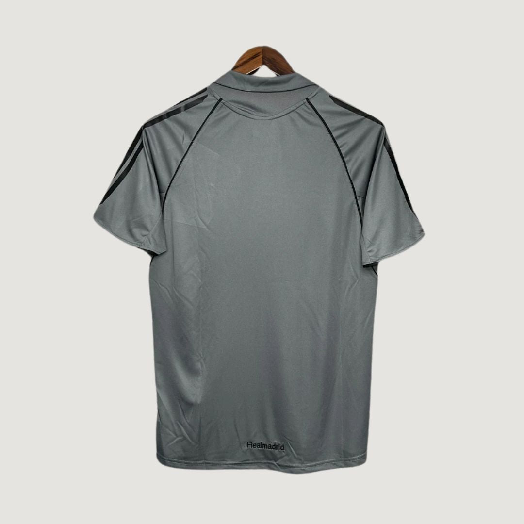 Real Madrid – Maillot Rétro Extérieur 2005/2006 – Gris