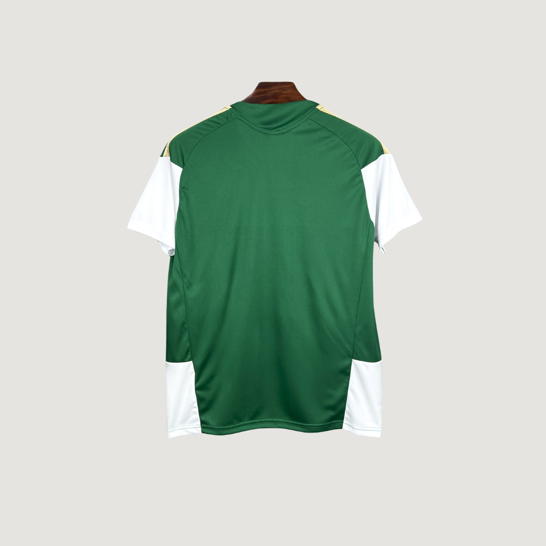 Italie – Maillot Pré-Match Coupe du Monde 2026 (Tiro) – Vert, Blanc, Or