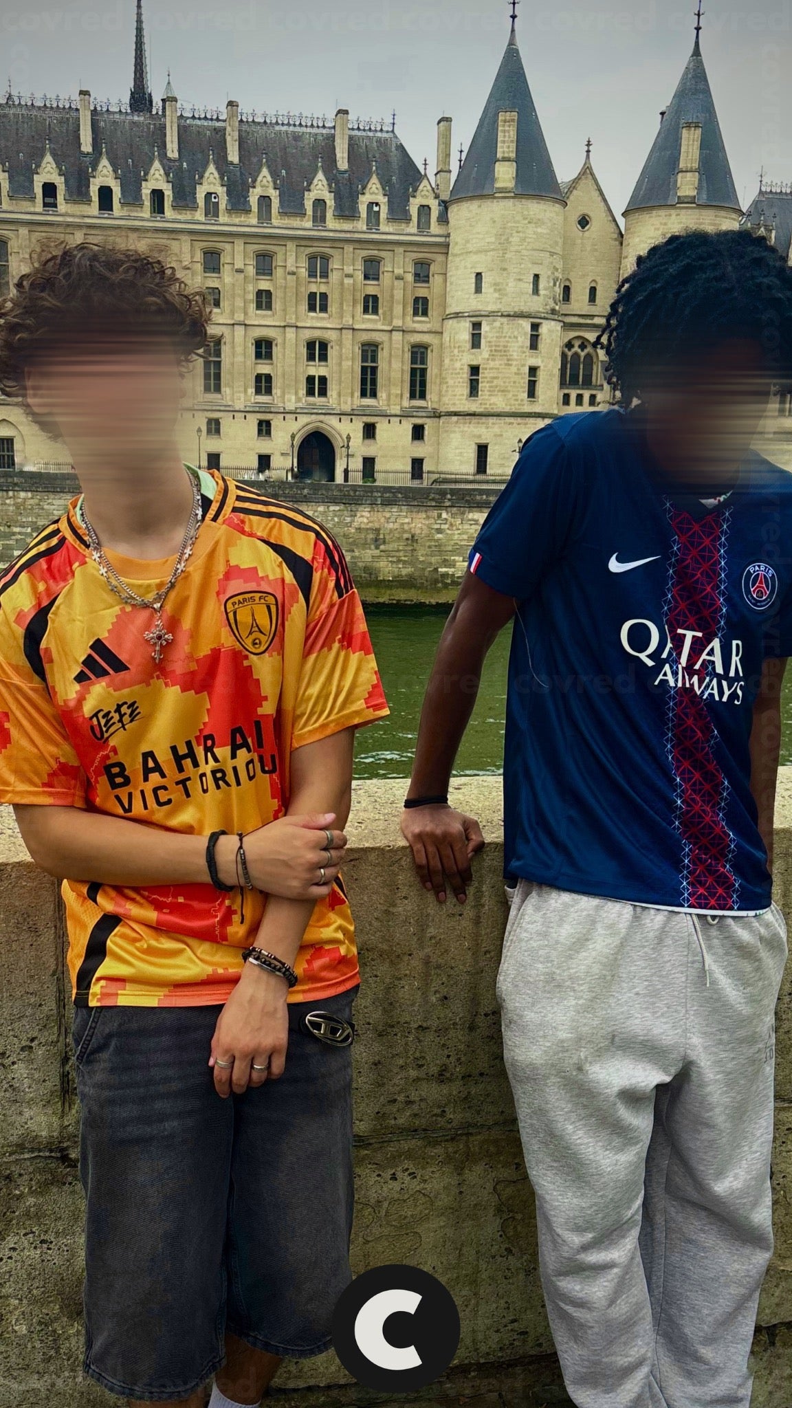 Paris Saint-Germain ( PSG ) – Maillot Domicile 25/26 – Bleu Marine & Rouge
