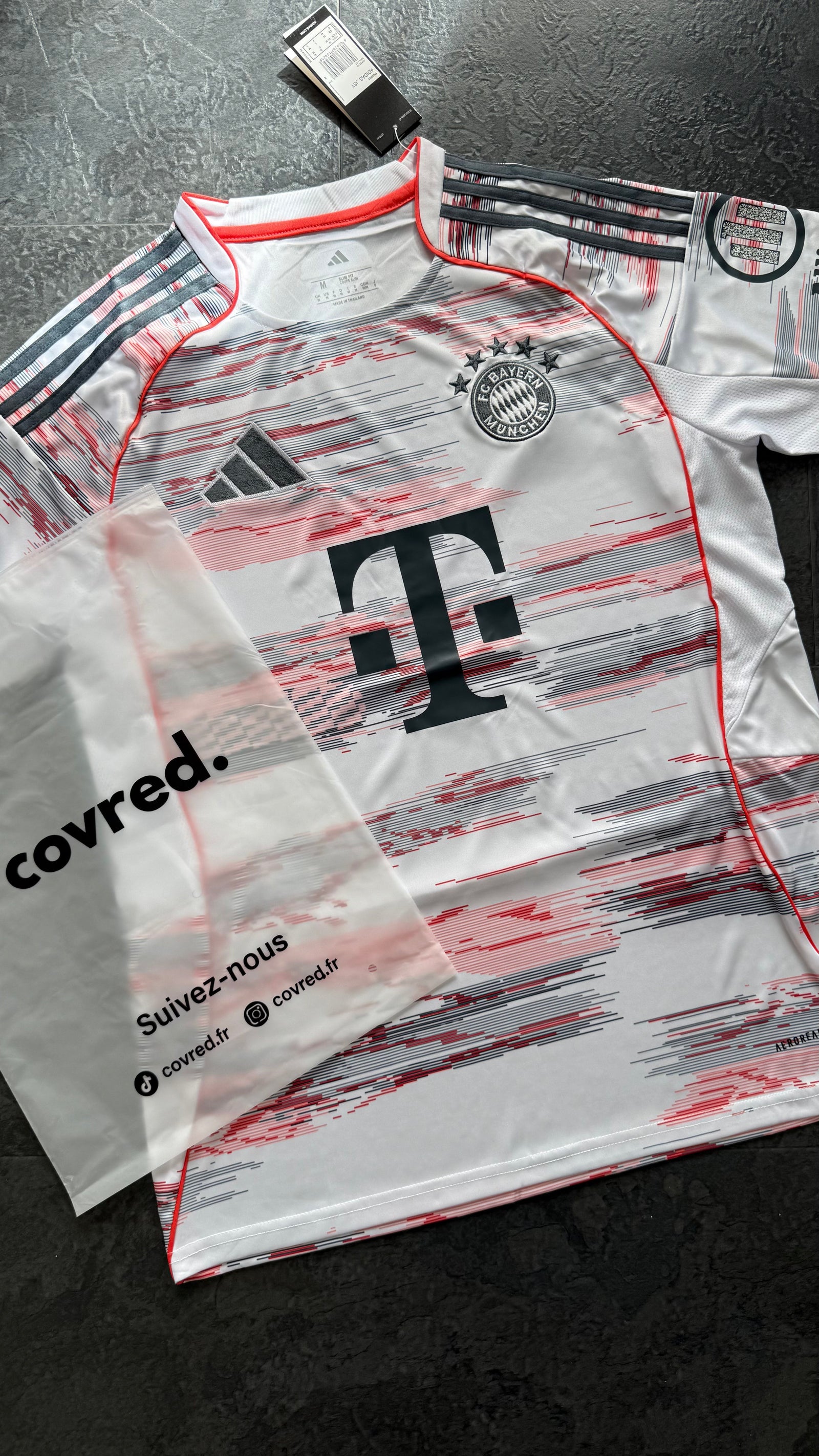 Bayern Munich – Maillot Extérieur 2025/2026 – Blanc, Rouge