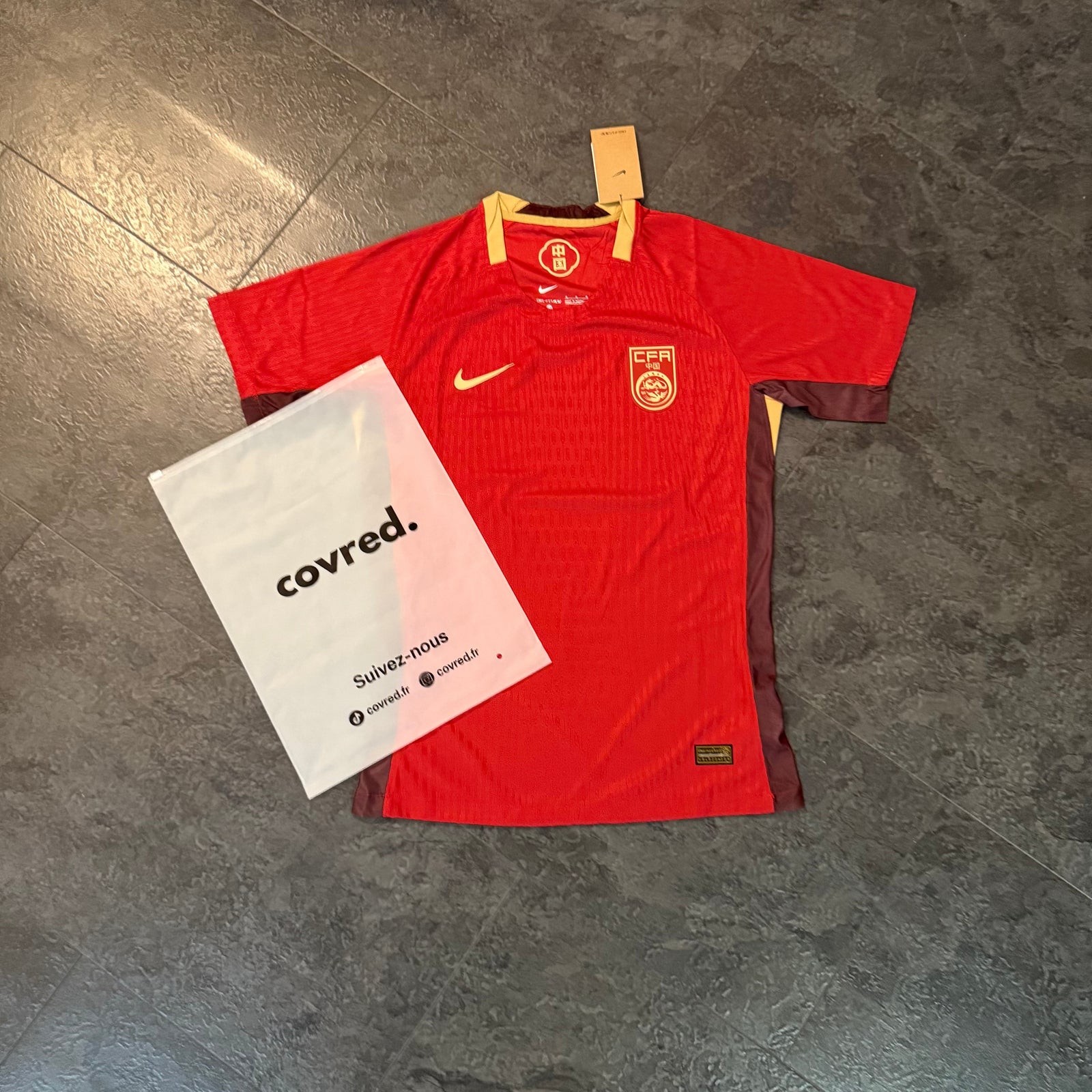 Chine – Maillot Domicile 2025/26 – Rouge, Or
