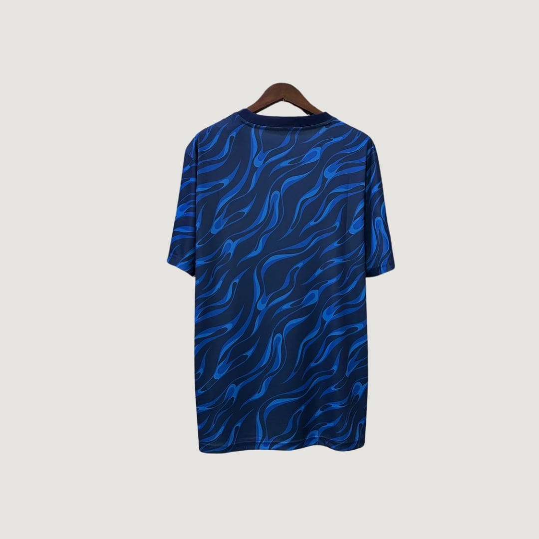 Real Madrid – Maillot Pré-Match 25/26 – Bleu Marine & Motifs Bleus