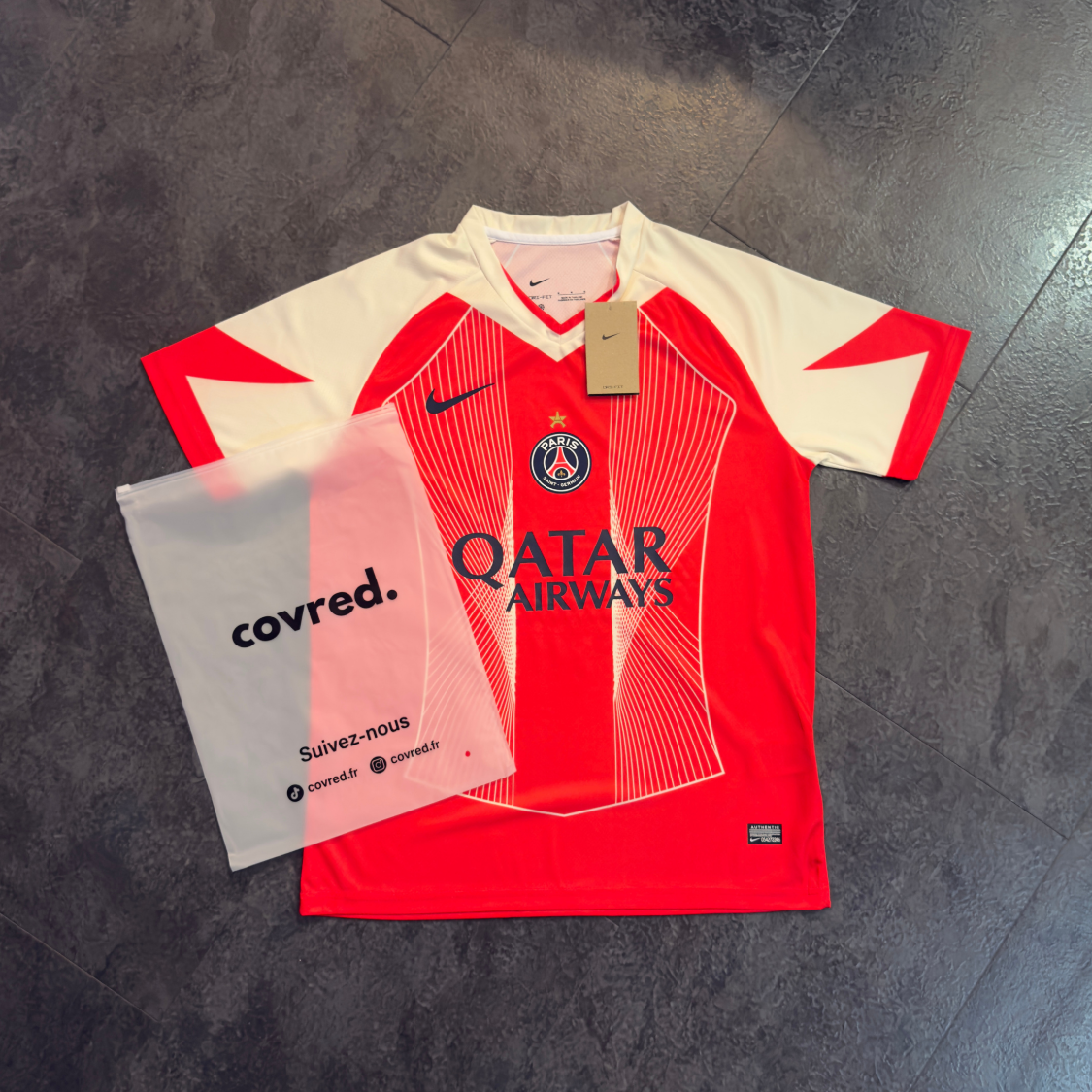 Paris Saint-Germain – Maillot Concept 2025/26 – Rouge, Crème