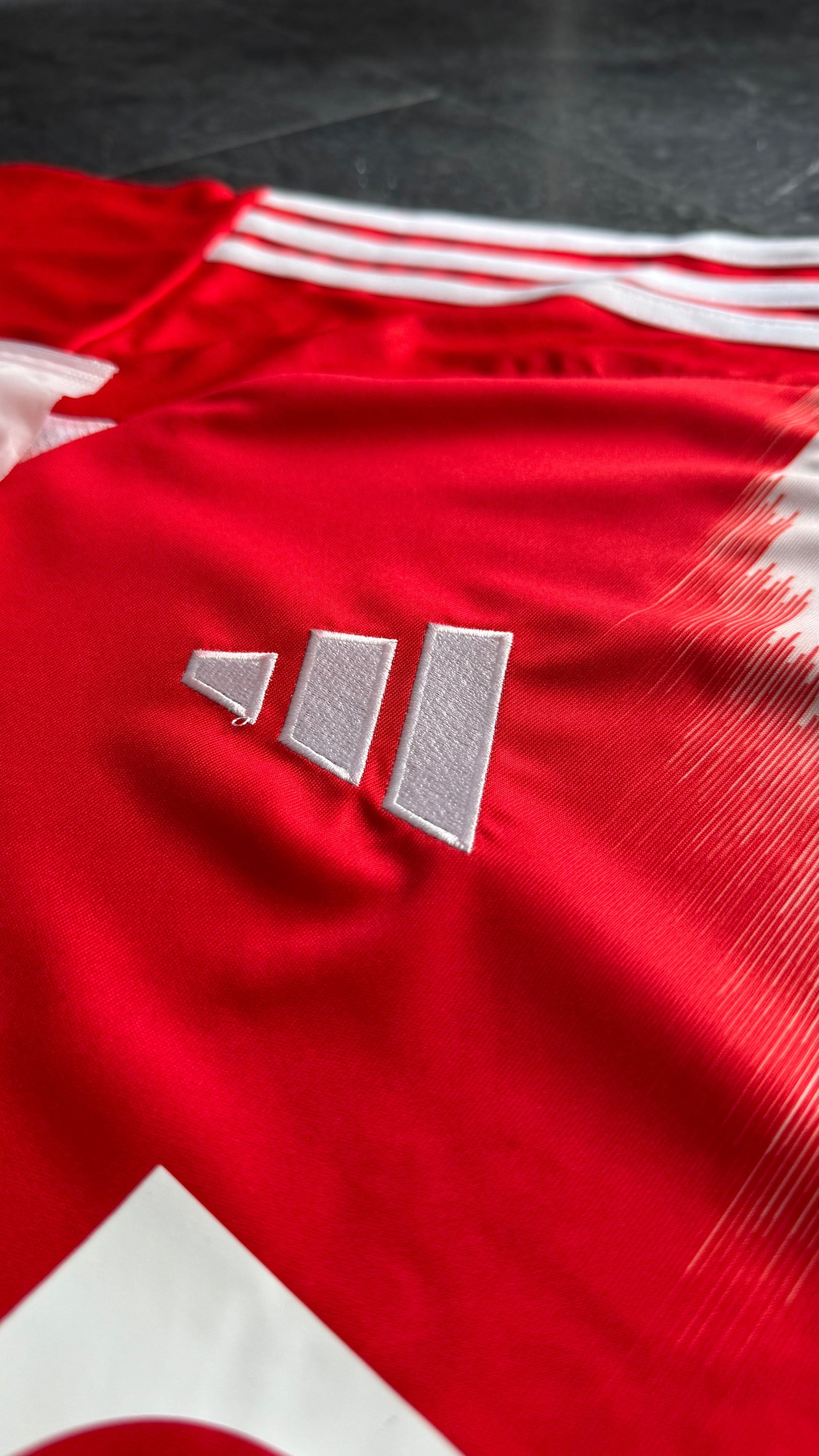 Bayern Munich – Maillot Domicile 2025/26 – Rouge