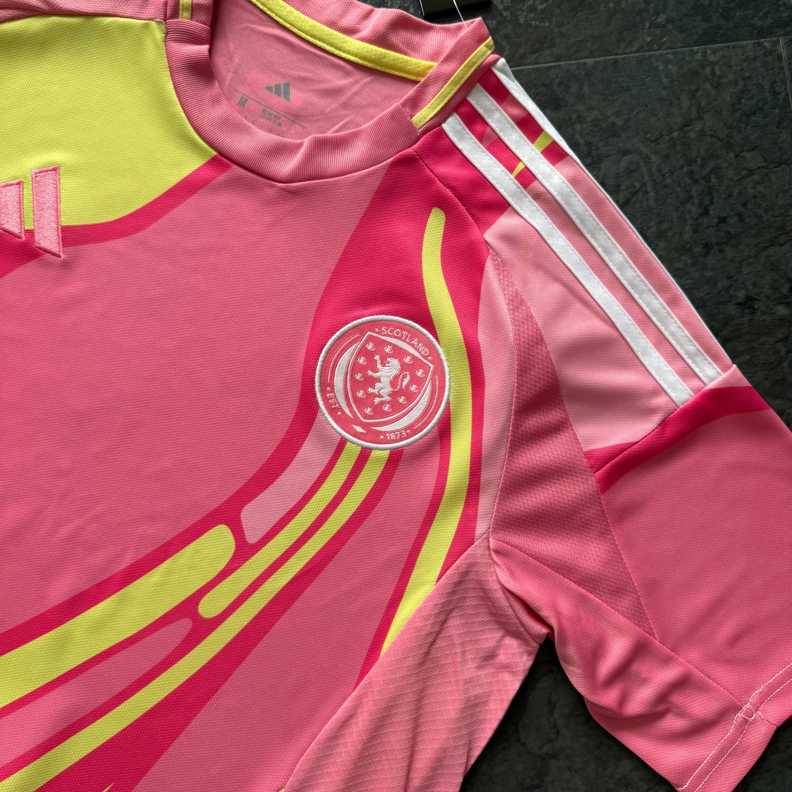Écosse – Maillot Extérieur ( Féminine )  2025/26 – Rose