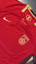 Chine – Maillot Domicile 2025/26 – Rouge, Or