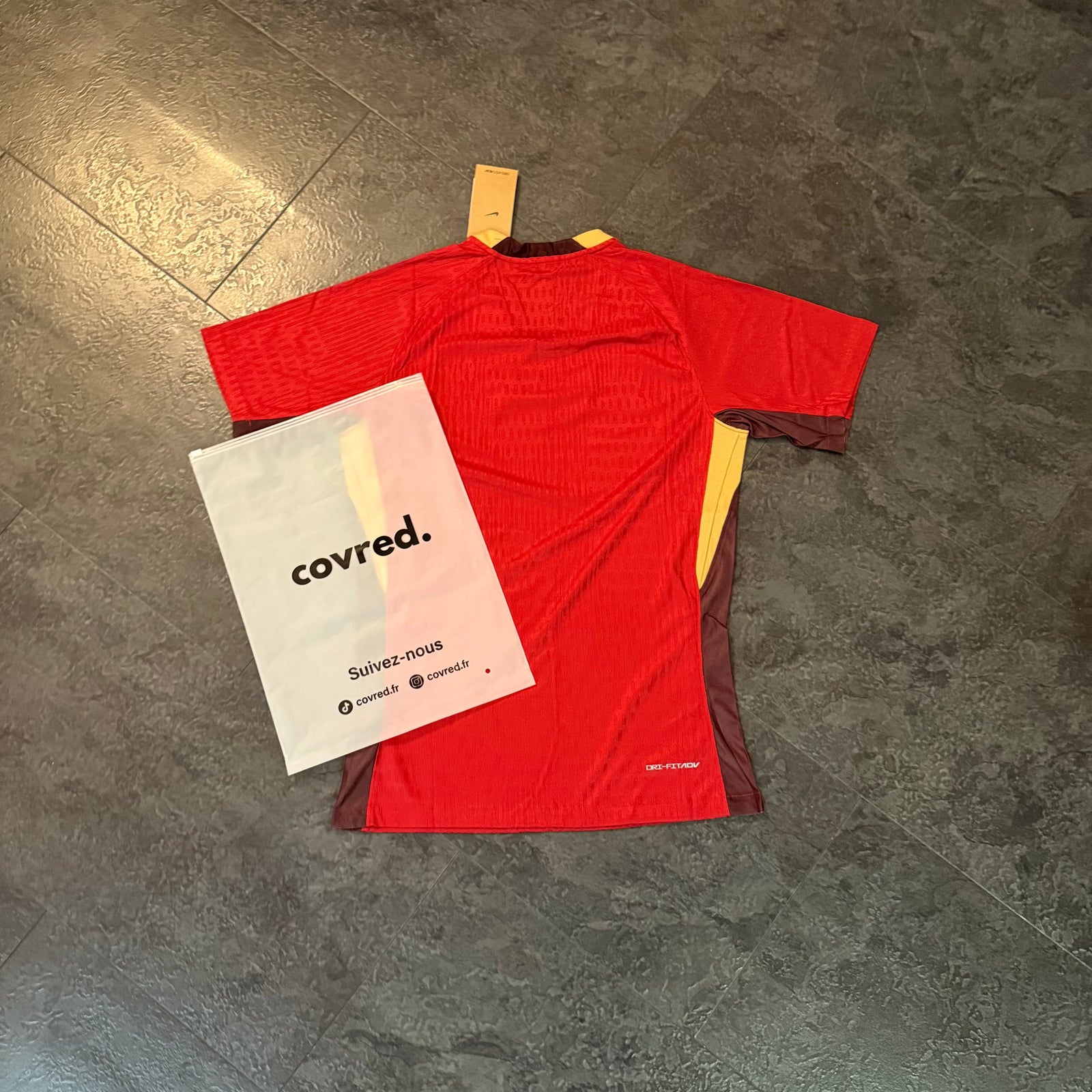 Chine – Maillot Domicile 2025/26 – Rouge, Or
